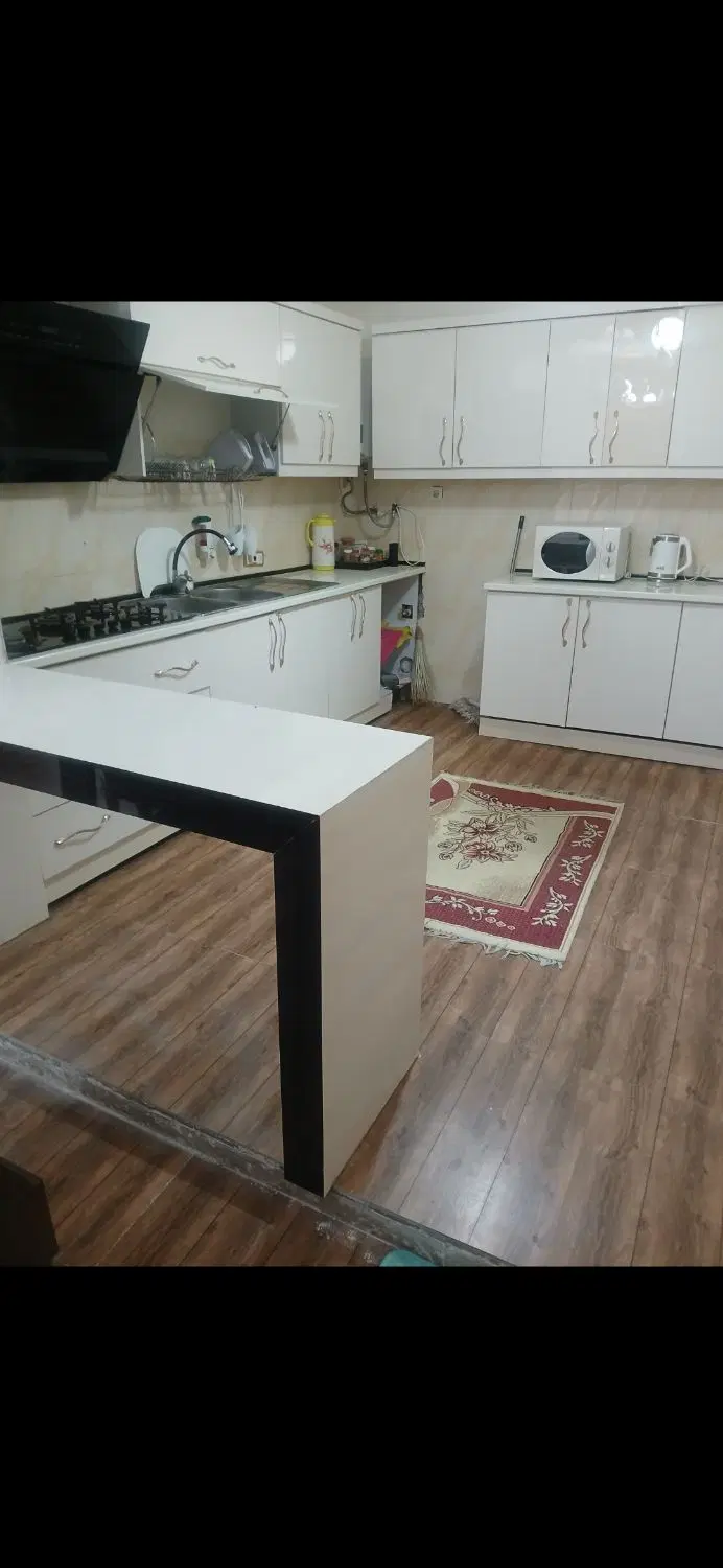 به همخونه خانم نیازمندم