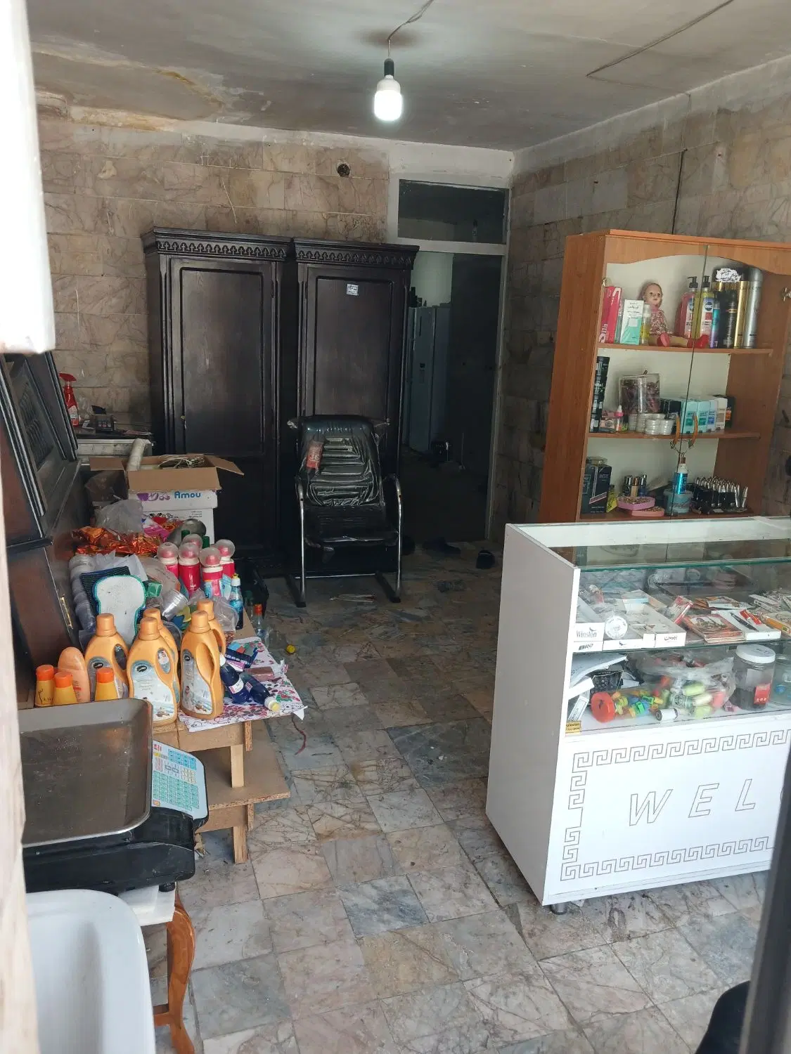 فروش خانه ویلایی دوطبقه و دارای مغازه تجاری