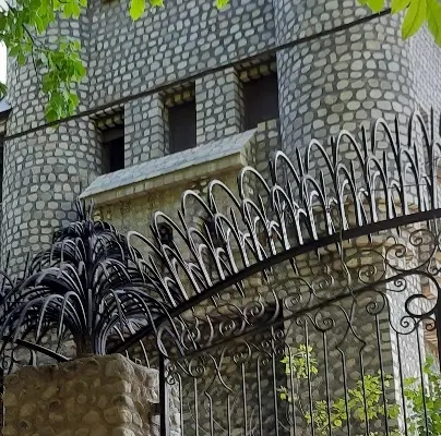 دو باب تجاری و دو واحد مسکونی مهرشهر