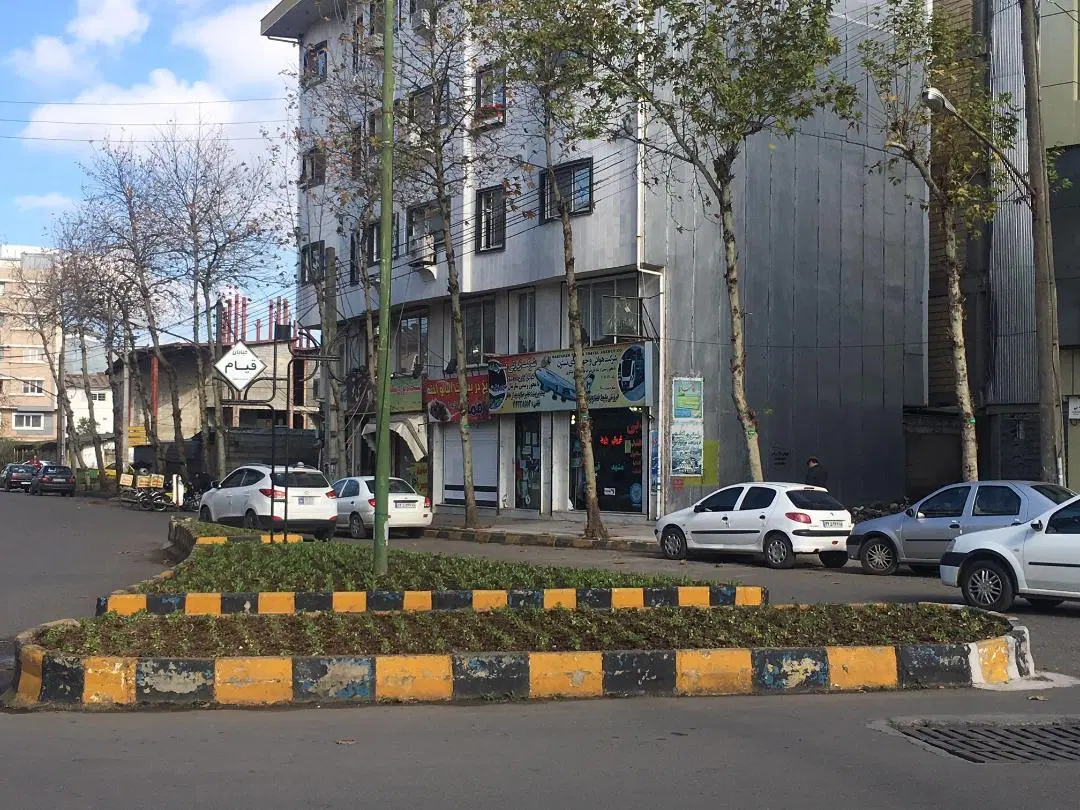 مغازه 12 متری بر اصلی قیام