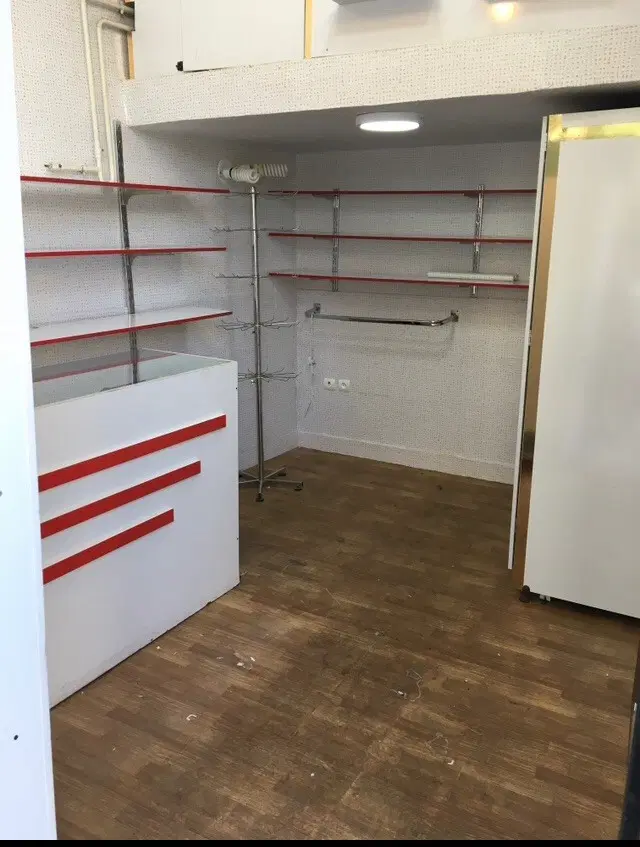 مغازه 12 متری در ابوریحان اجاره داده می شود.