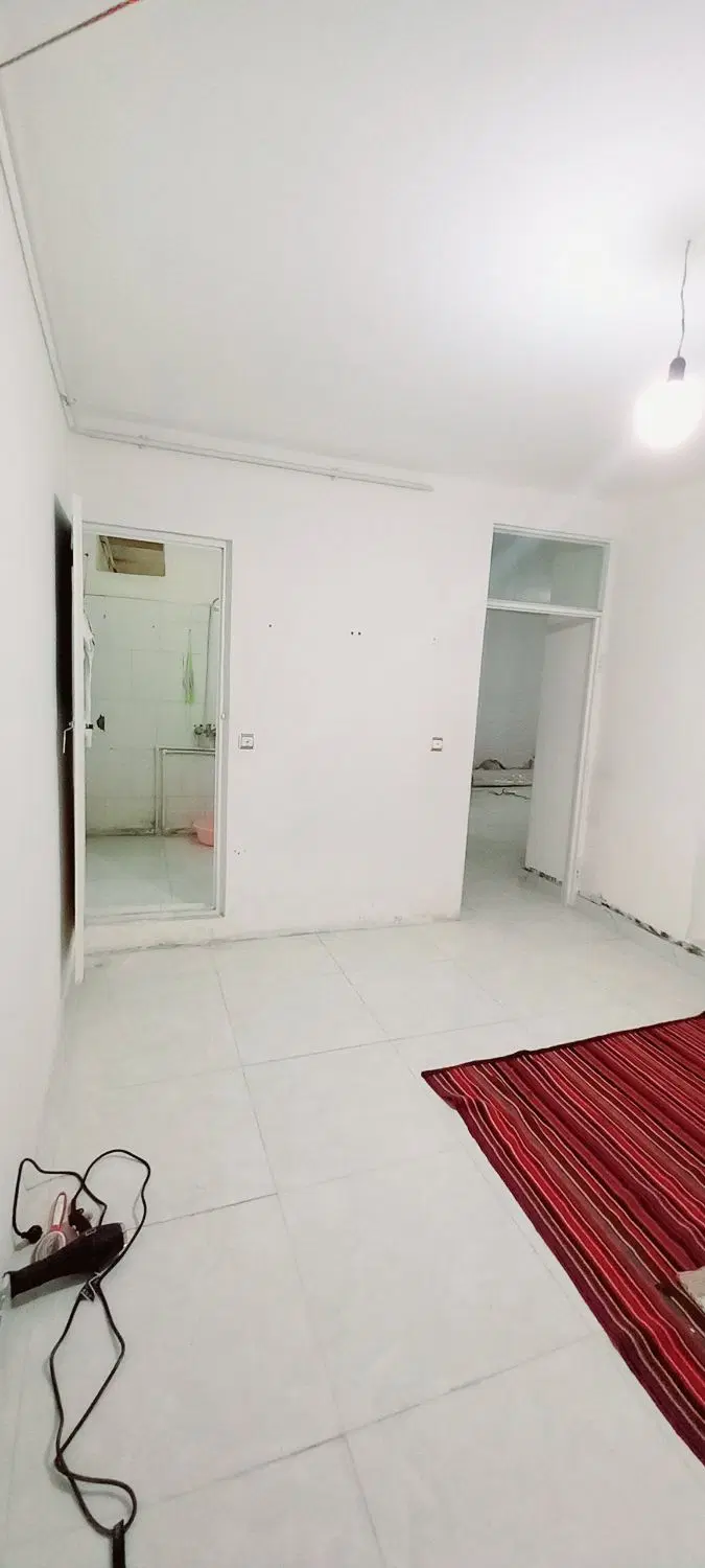 خانه ۱۰۵متری نایسرگلشن ۱۵ حیاط‌ماشین‌رو‌کرکره‌برقی