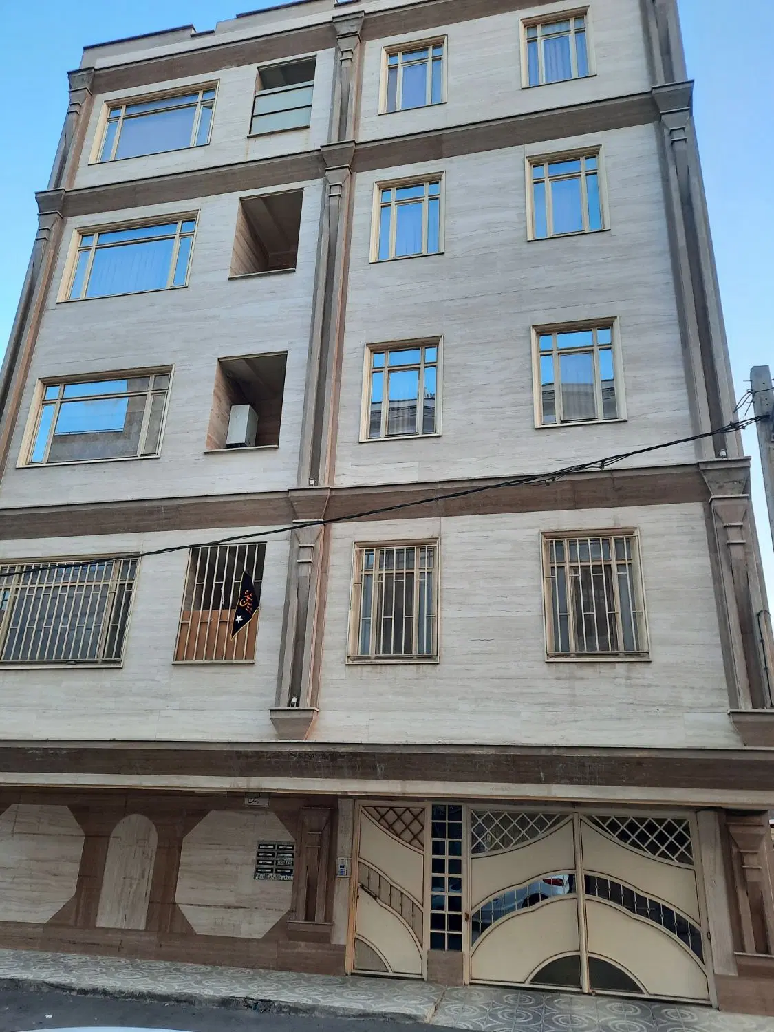 واحد۸۴متری  جنوبی روبه افتاب فول