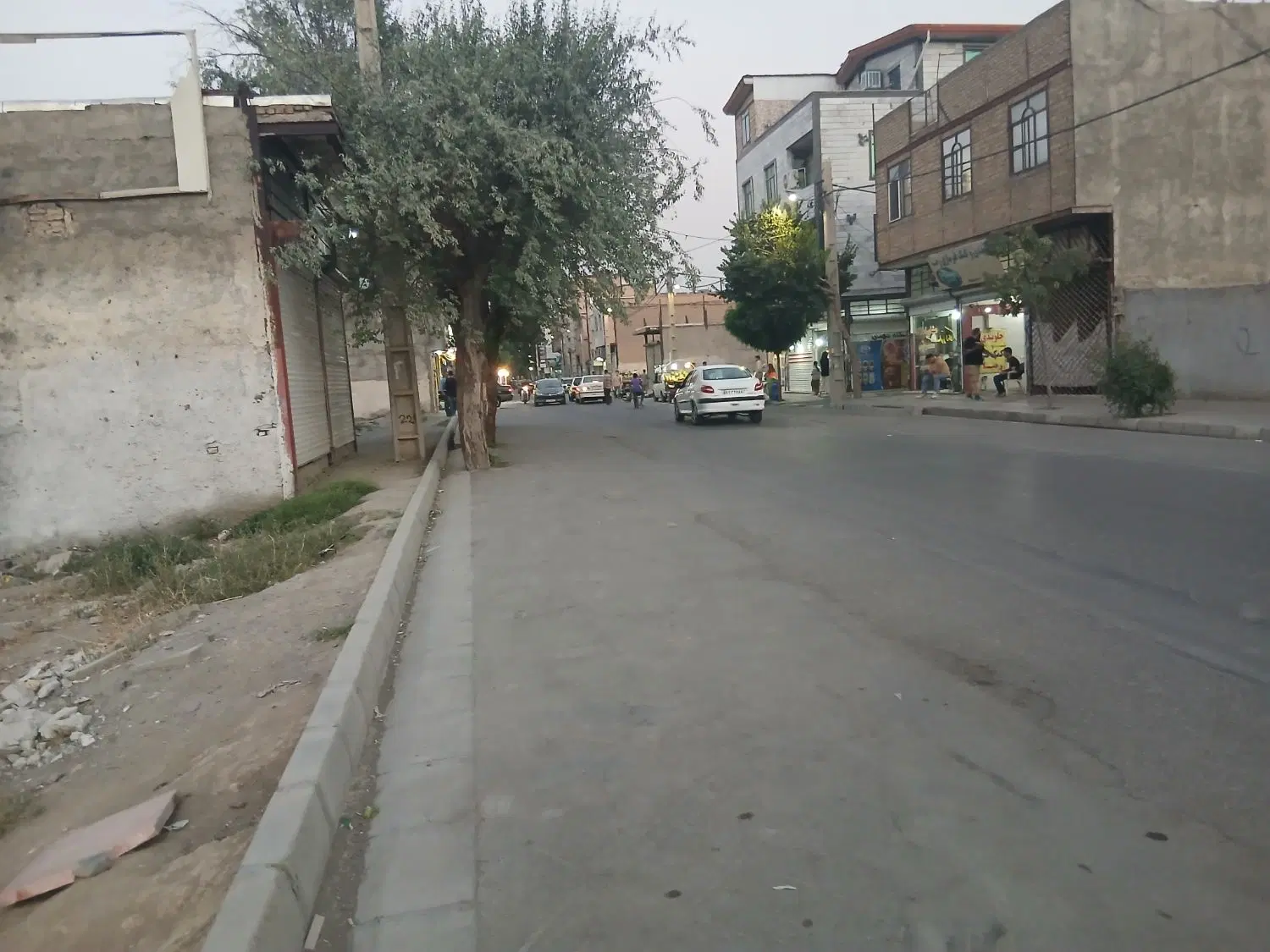 زمین ۹۸ متر تجاری_مسکونی