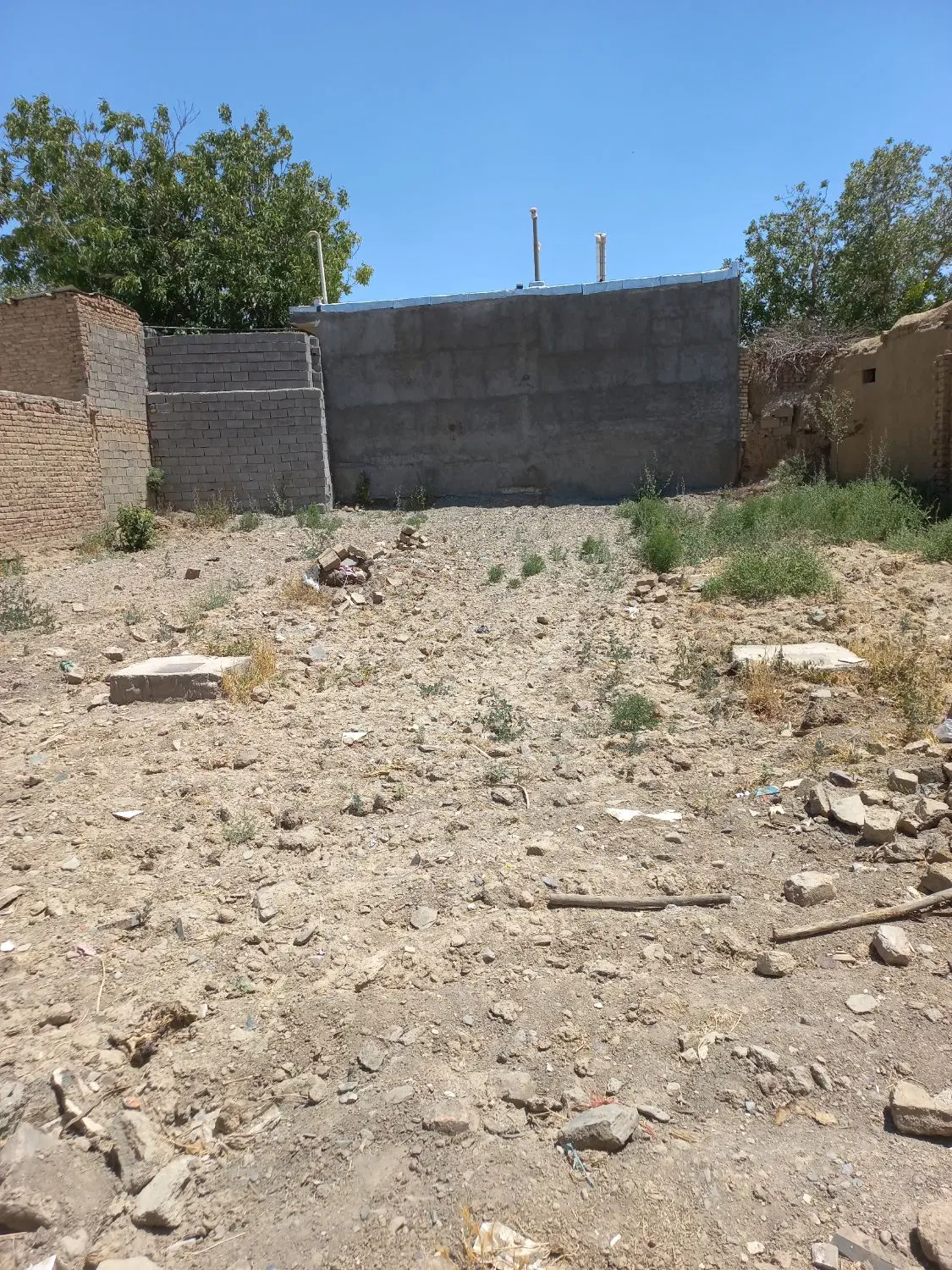 زمین ساختمانی  روستای می اباد ( میوا)