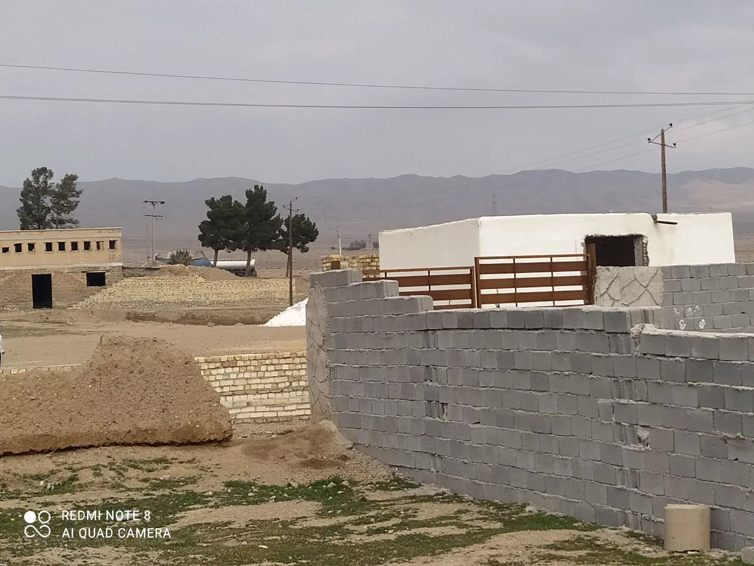 باغچه 4 دیواری حدود 1230 متر