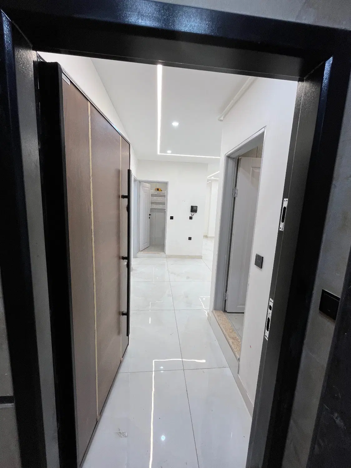 فروش یک دستگاه خانه نوساز در صومعه سرا