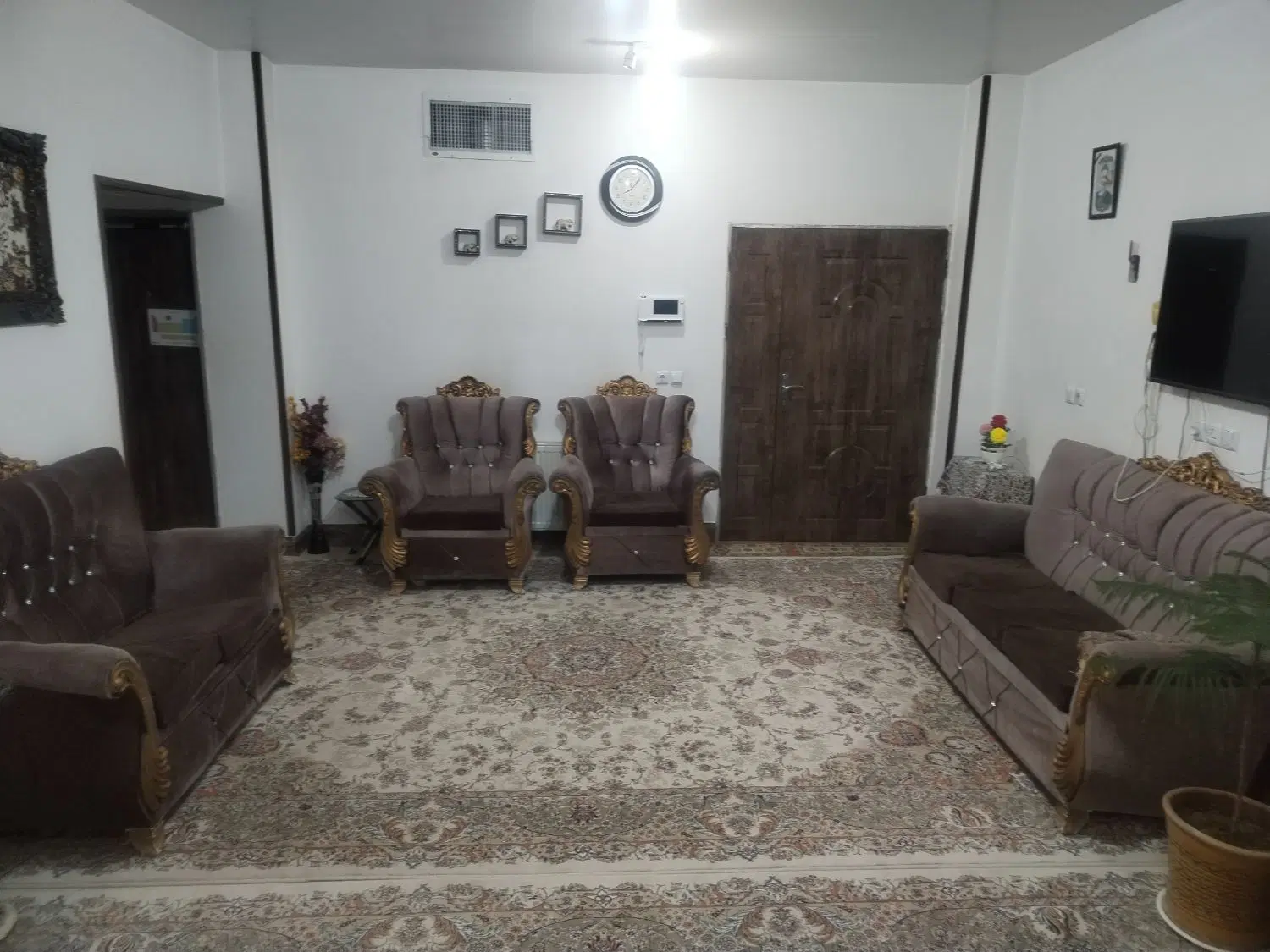 خانه مسکونی تازه ساز شهر ابریشم
