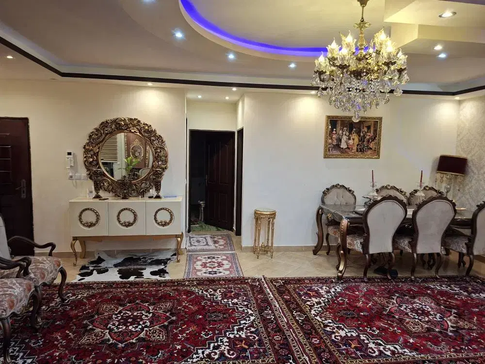 ۹۸متری (پارکینگ سندی +دو خواب )رو به نما