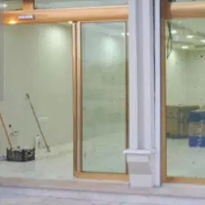 معازه ۱۳۰ متری،مناسب برای انبار و کار اداری ومعازه
