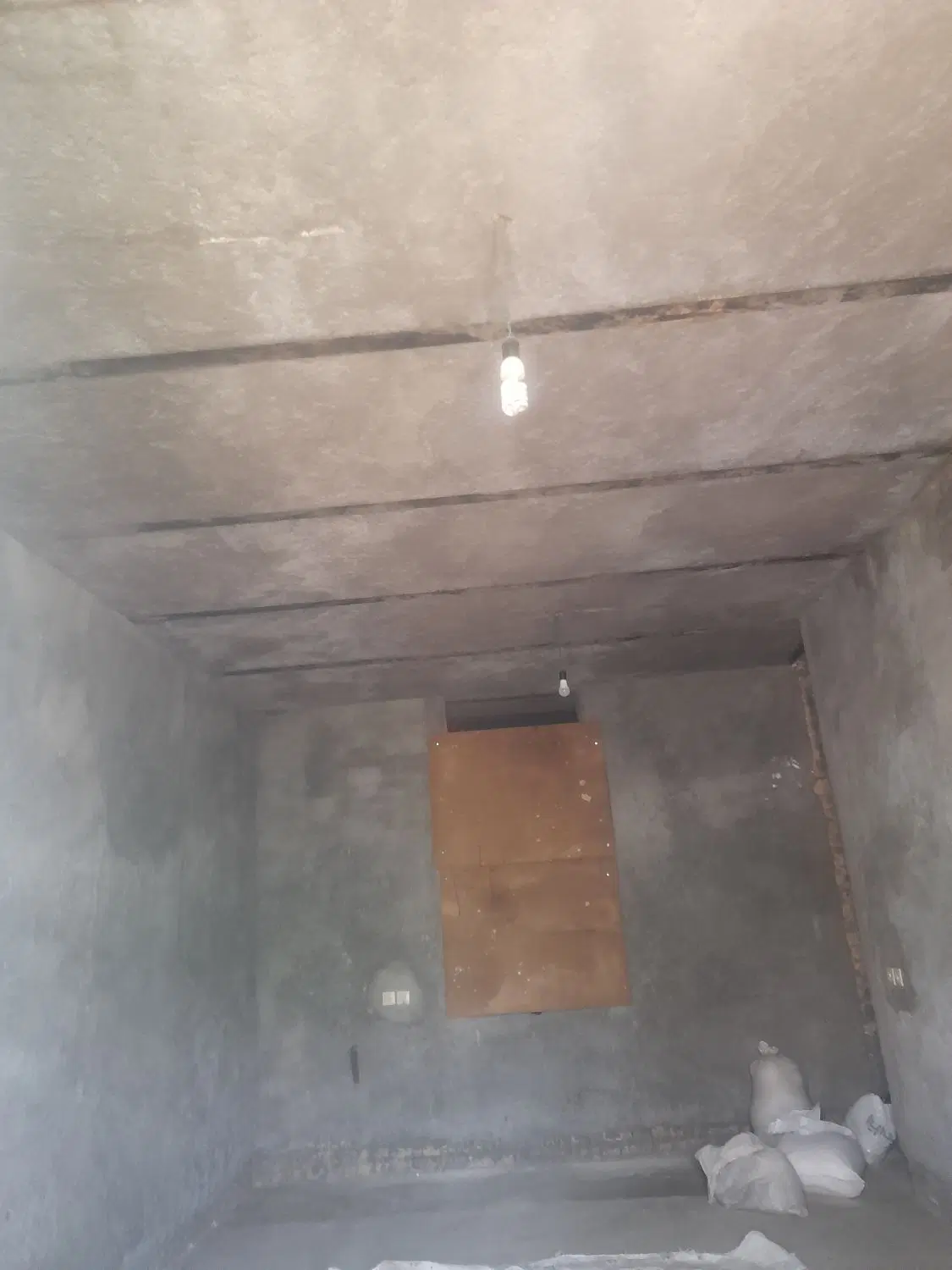یک اتاق اجاره ای ۶در۴