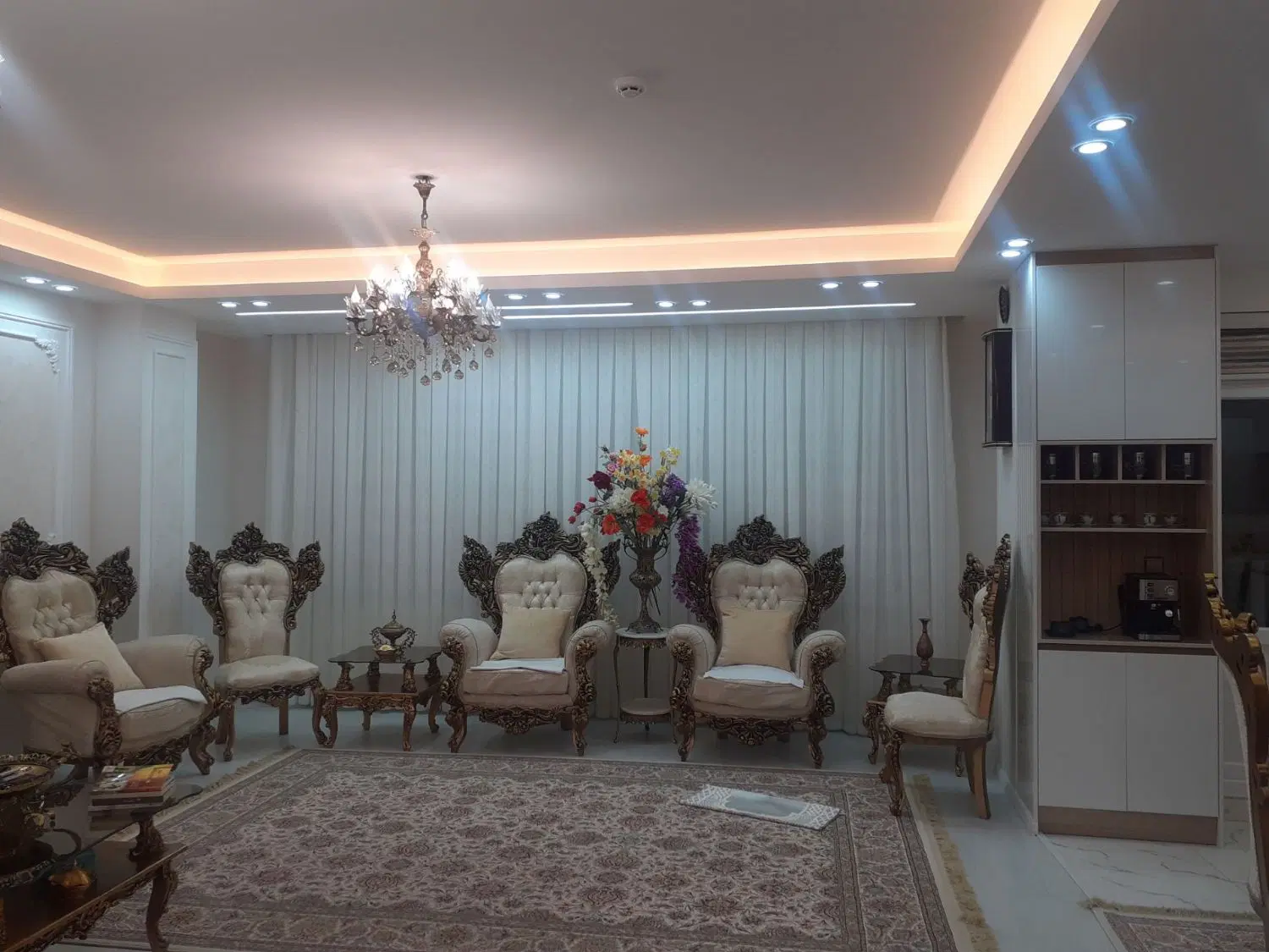 واحد لوکس در شهرک کوثر بلوک ۸