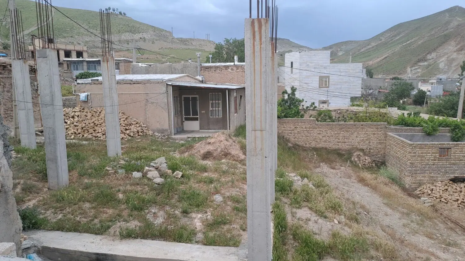 خونه ویلای نیمه کاره
