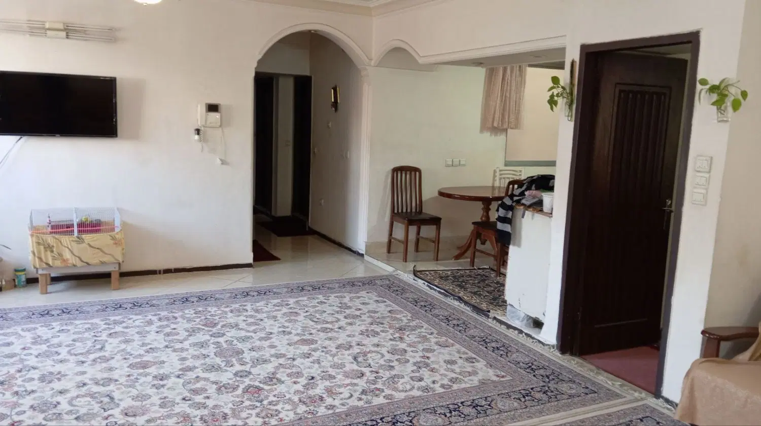 آپارتمان ۳ خوابه میدان ده دی طبقه اول