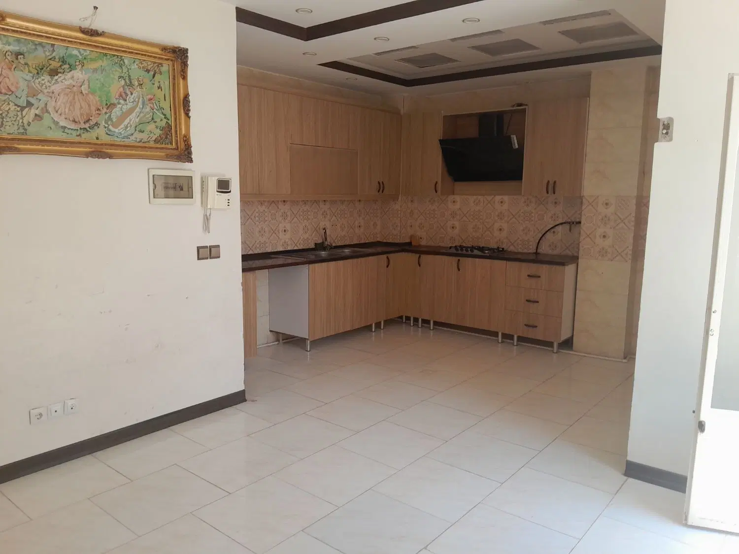 خانه کارگر. ۹ دی . اطلسی