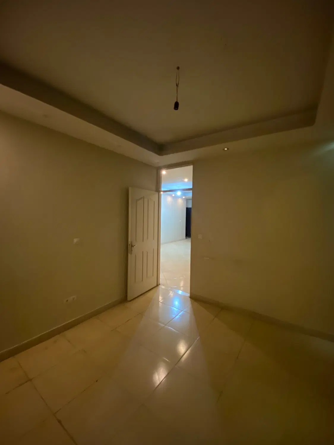 ۹۵ متر جنب مترو اختر غربی