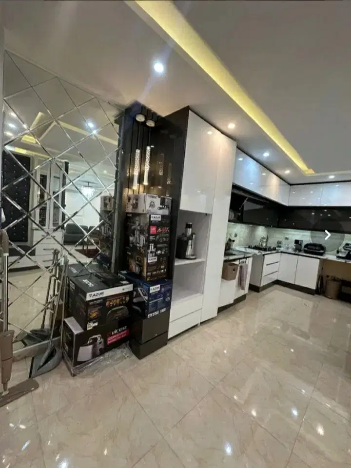فروش طبقه همکف خانه ویلایی