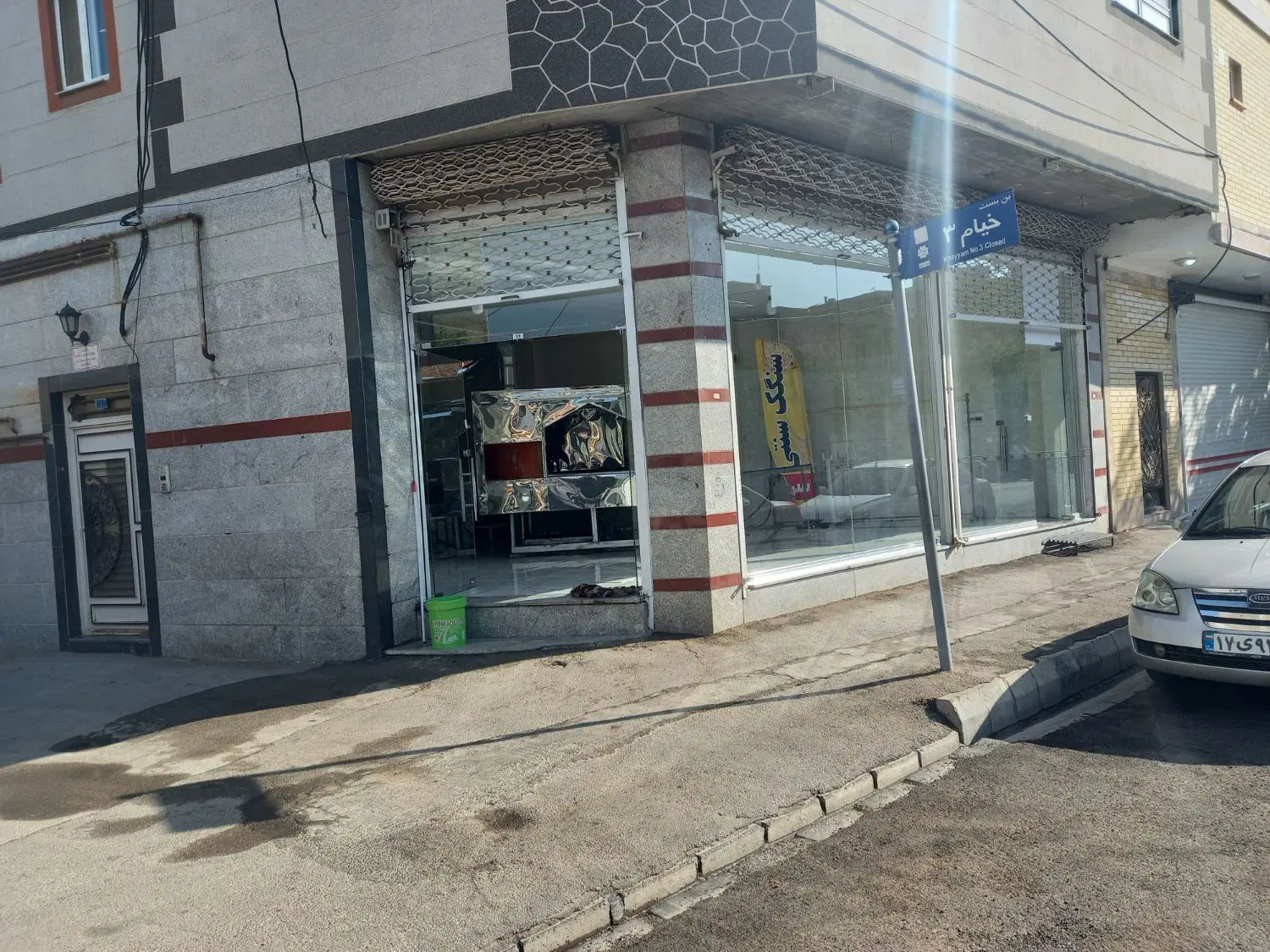 رهن و اجاره مغازه ۶۵ متری سه دهنه
