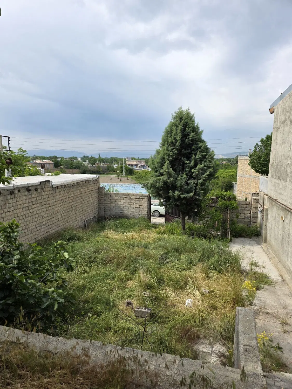 قطعه زمین جهت ساخت مسکونی یا سالن