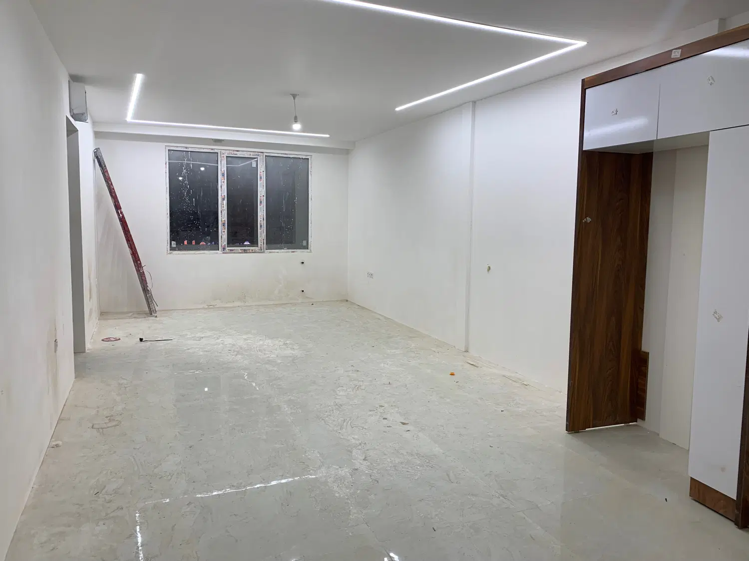 آپارتمان وکالتی۱۰۵متری و۱۱۰مترصفرمطهری شمالی۱۶فول