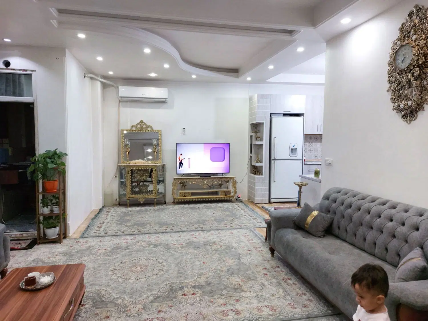 فروش واحد ۷۰ متری در آزادگان کوچه افق