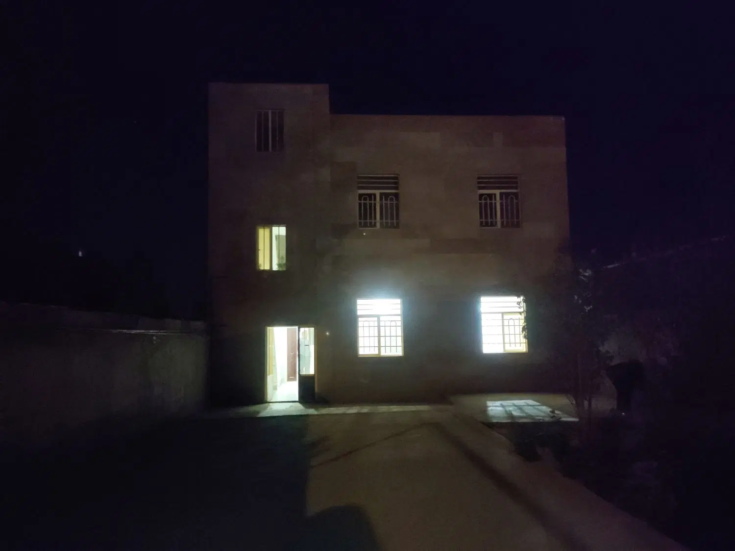 محمدعلی پهلوان زمین‌فروشی