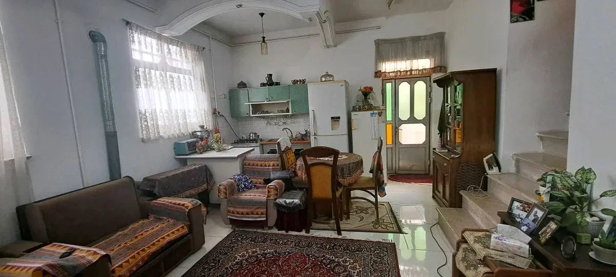 فروش خانه ویلایی با مغازه