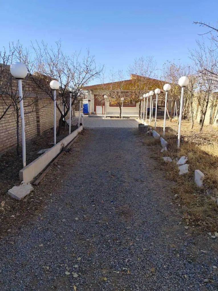 خانه ویلایی  حیاط دار. خوش ساخت ۵۰۰ متر