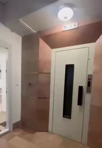 ۱۲۰ متر ۲خواب شیک ۲ پارکینگ