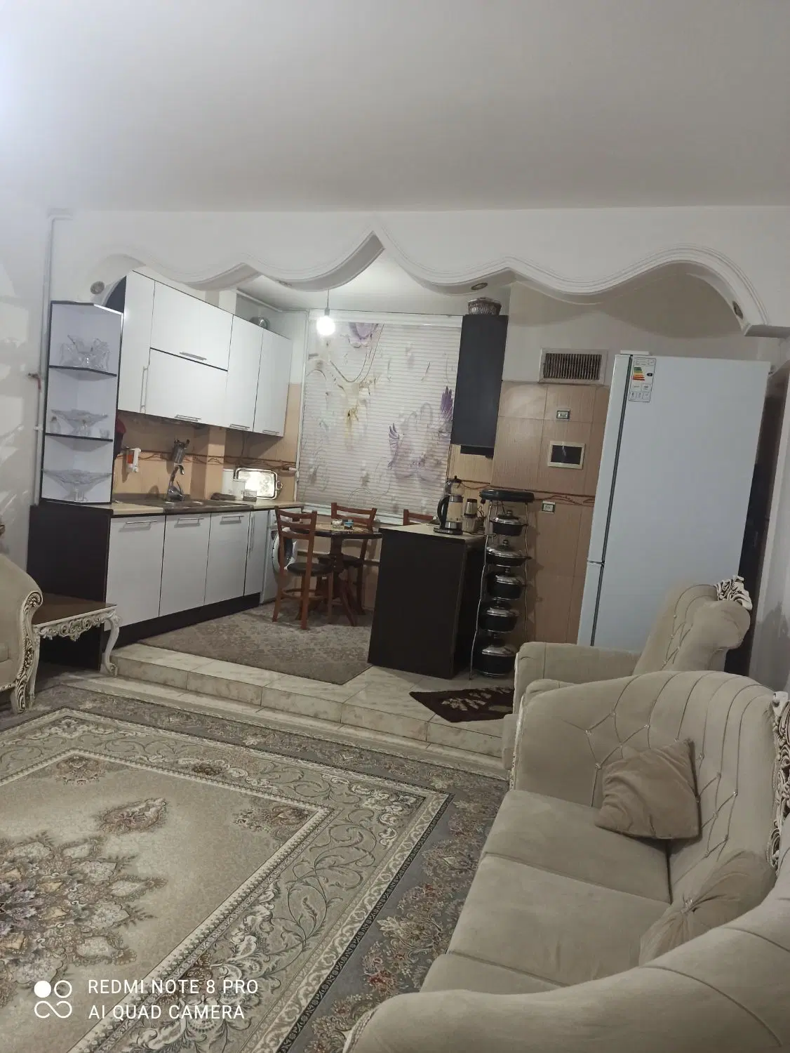 واحد ۶۰ متری تمیز  همراه پارکینگ انباری پشت بام