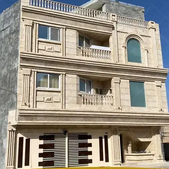 آپارتمان همکف با حیاط ۱۰۰متری خیابان نور میلان پهن