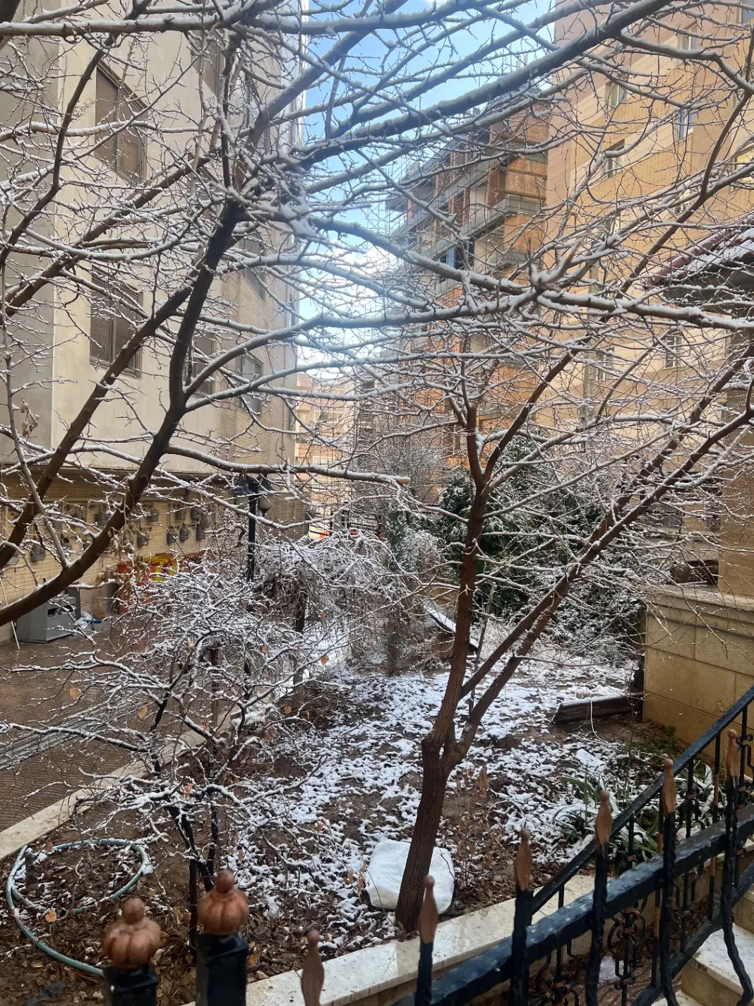 فروش واحد آپارتمان سه خوابه