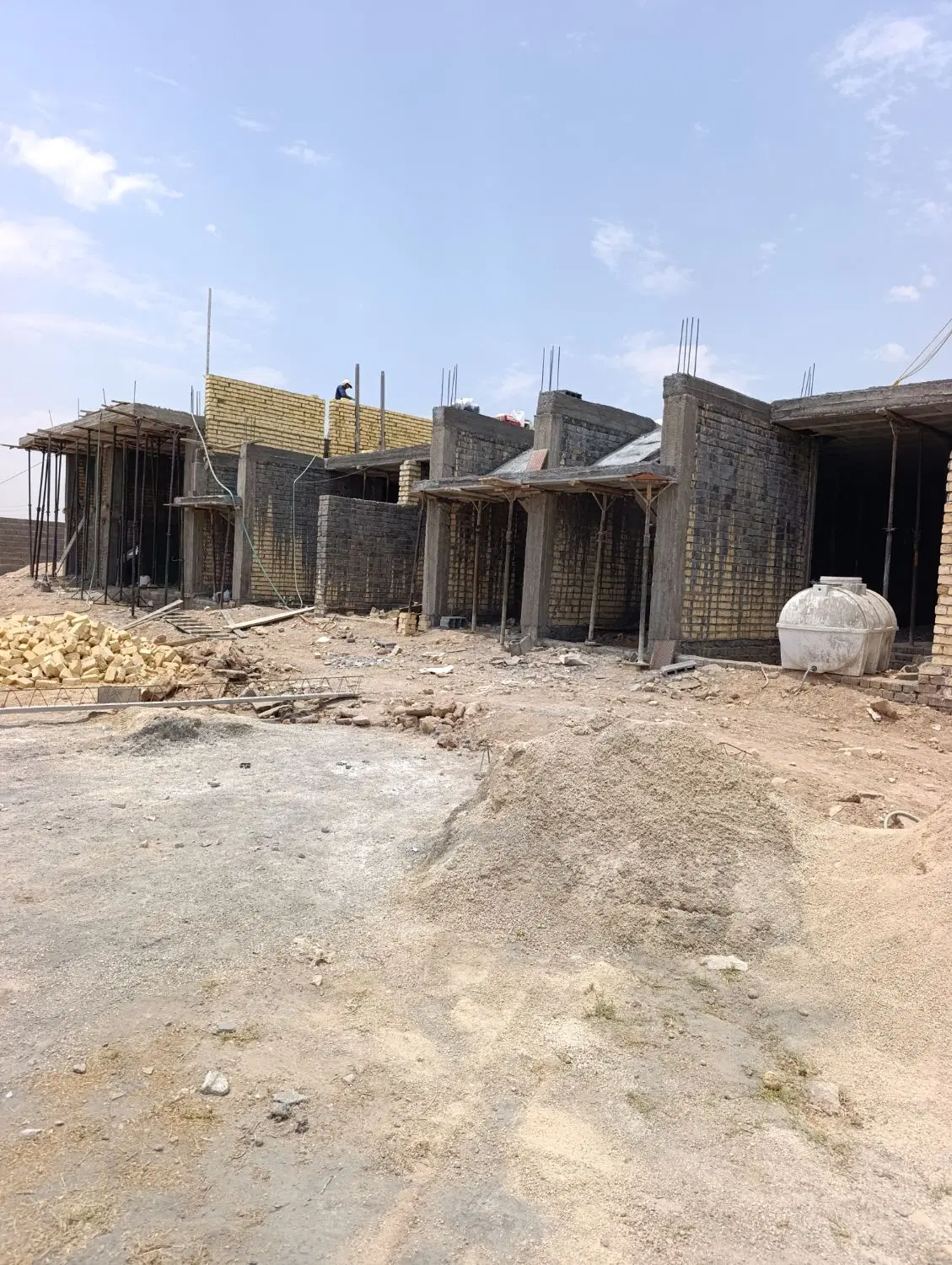 اسکلت ۷۵ متری بلوار اتحاد گردخون
