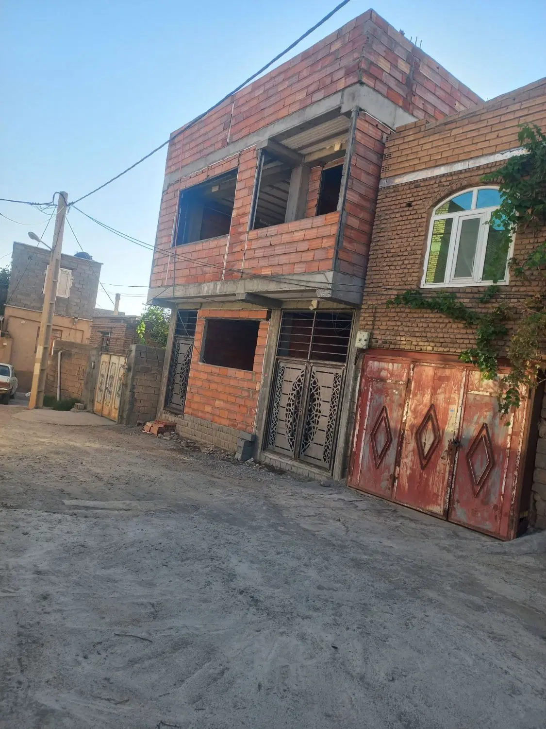 فروش خانه نیمه کاره تازه آباد ۱۱۰ متری