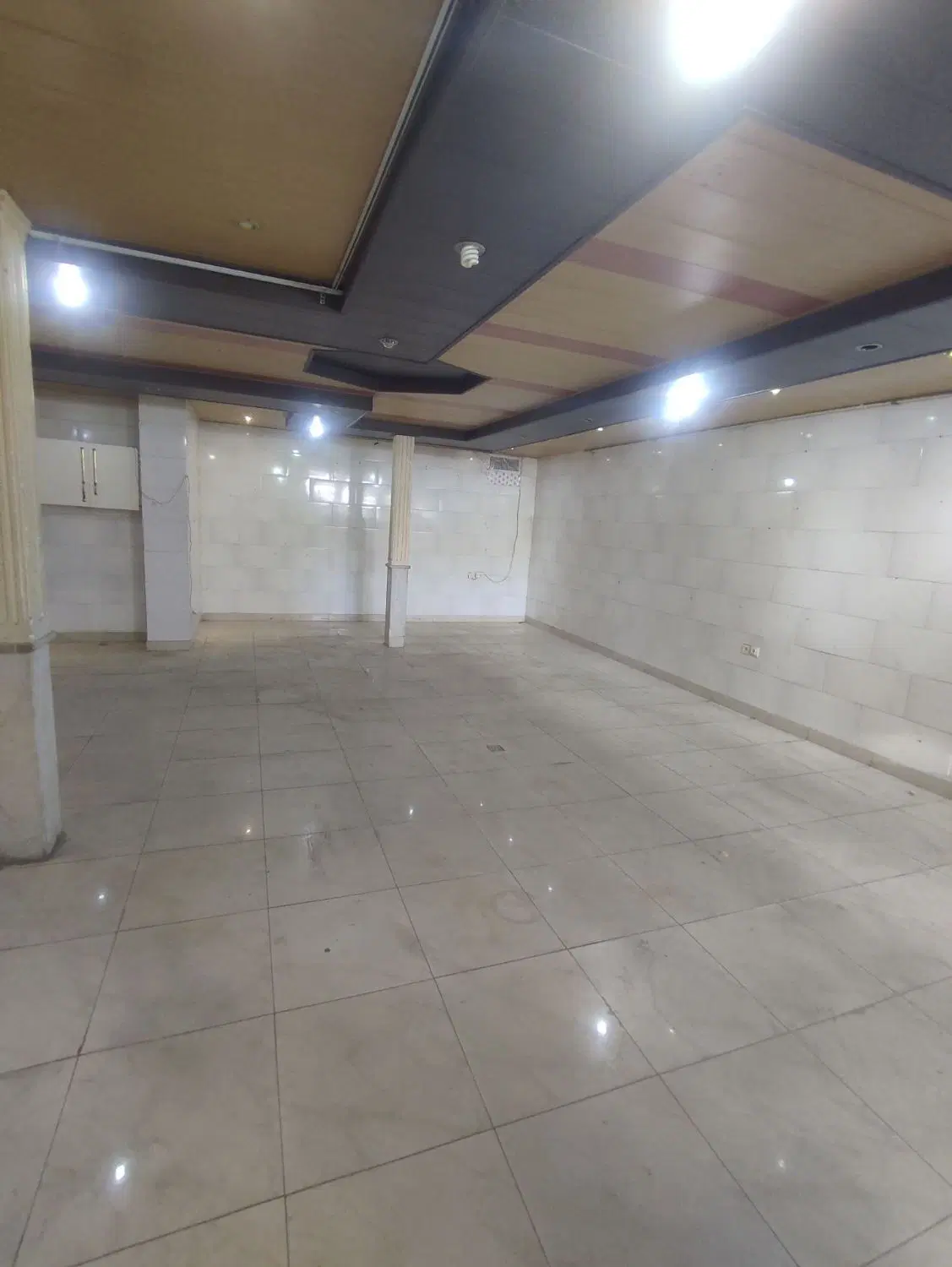 اجاره مغازه  ۹۰ متری در بر خیابان کوچه باغ