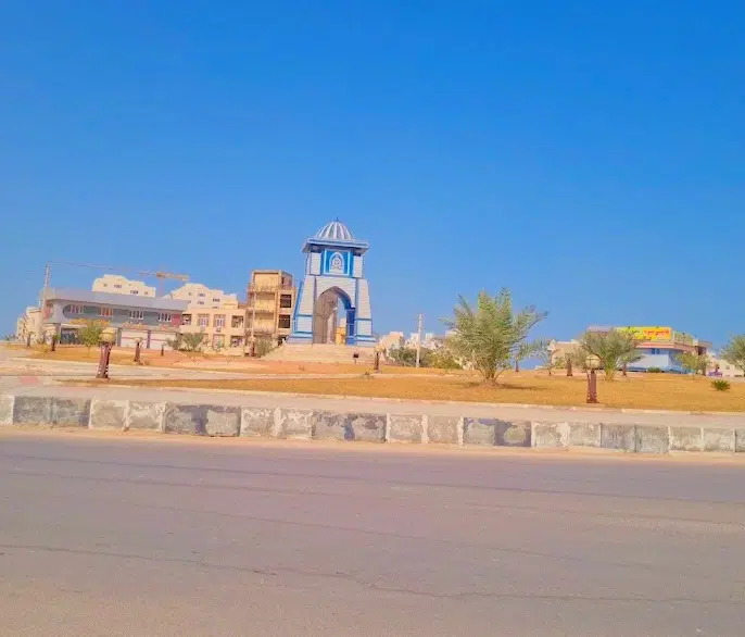مغازه و سوییت میدان پلیس