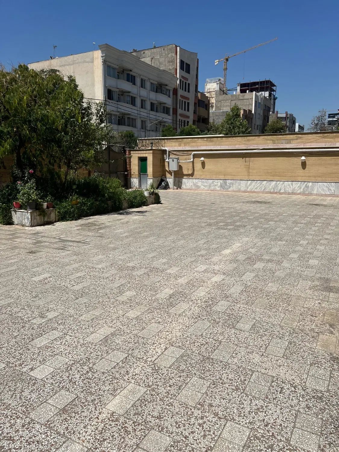 اپارتمان ۱۴۰ متری هاشمیه
