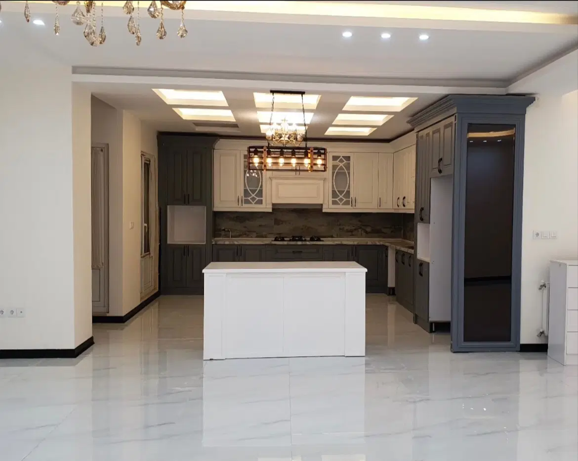 ۱۱۰ متر اول لادن نوساز_ برج ویو ابدی فول امکانات