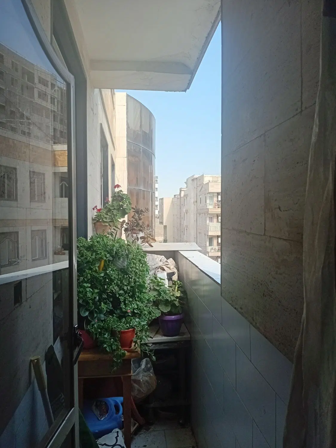 ۹۶متر طبقه چهارم نورگیر عالی