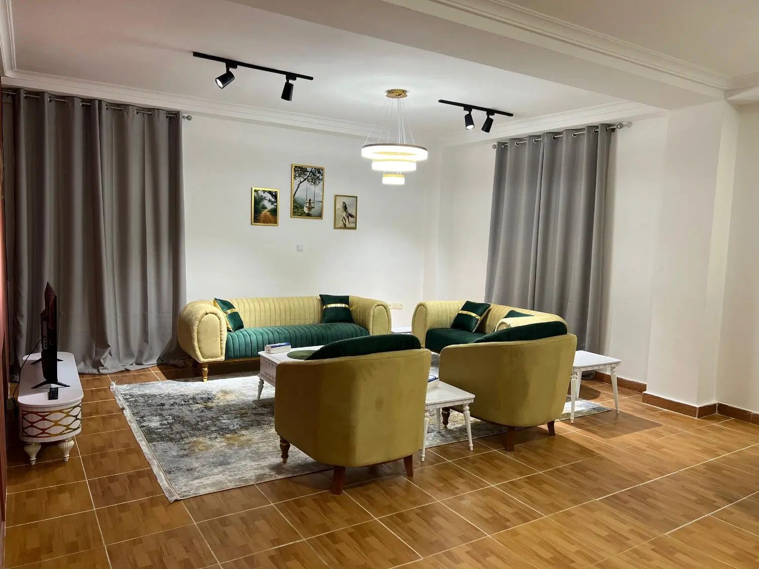 اپارتمان اجاره سالانه هشت واحد یکجا