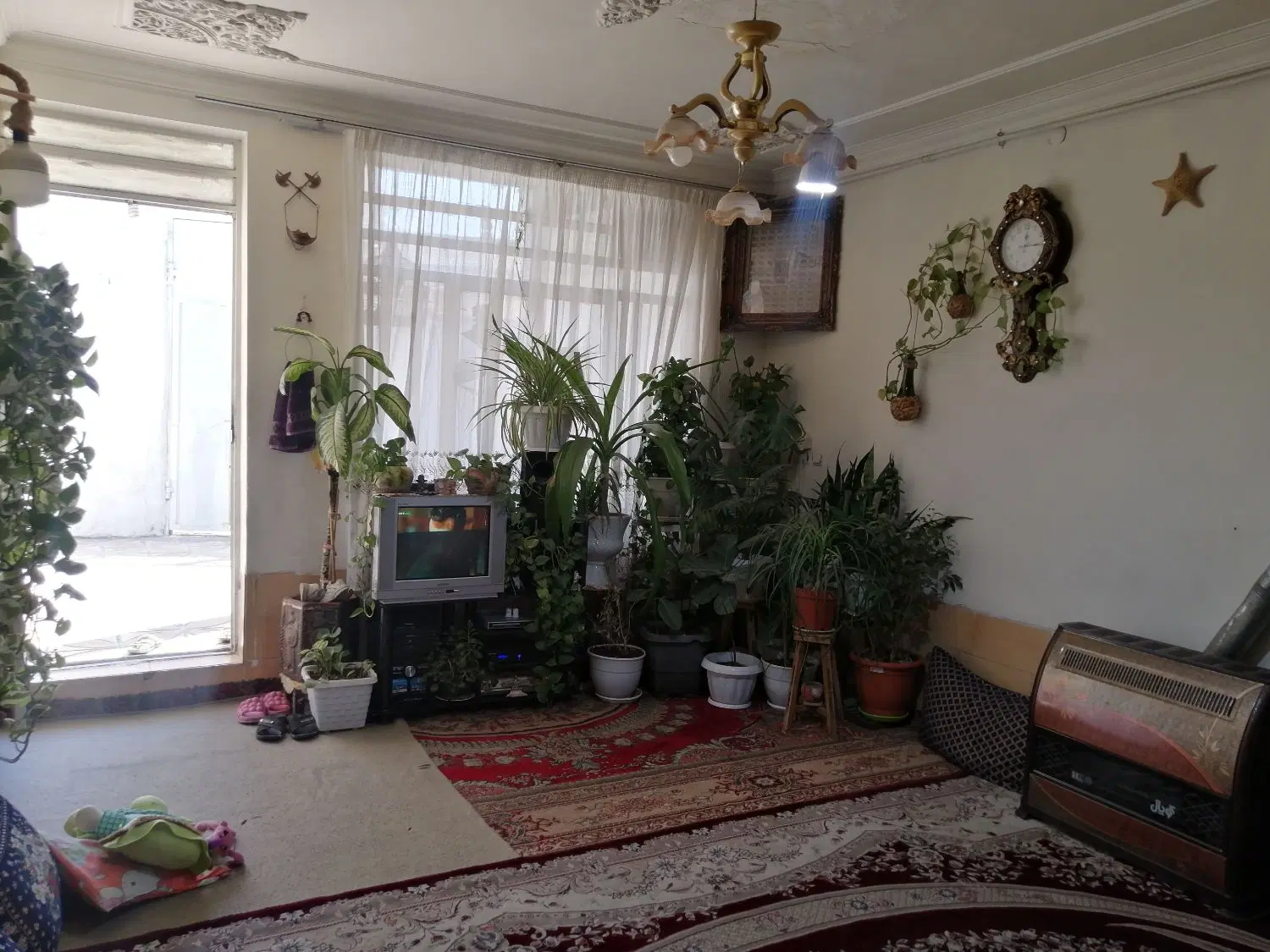 منزل اجاره ای 2خوابه دربست حیاط دار.