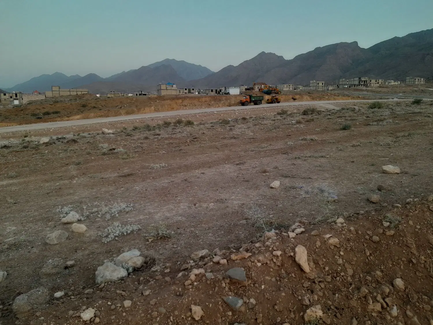 زمین فروشی