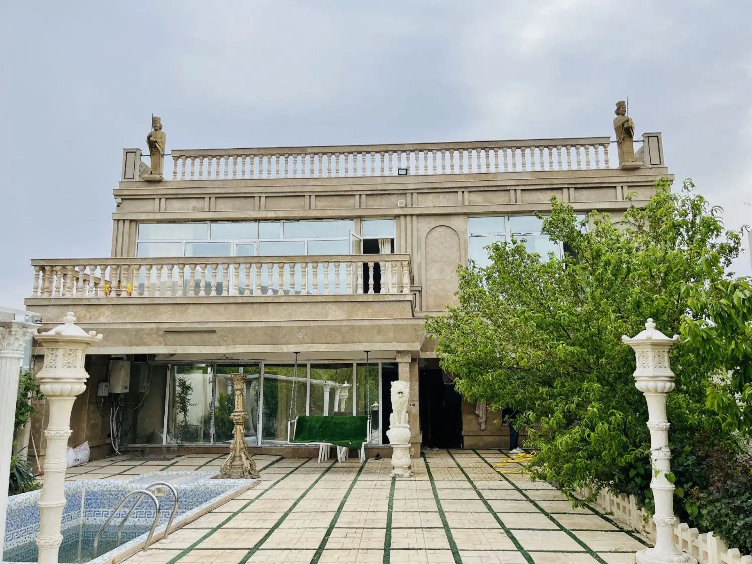 فروش باغ ویلا استخر دار سونا جکوزی جاده بوژان مبله