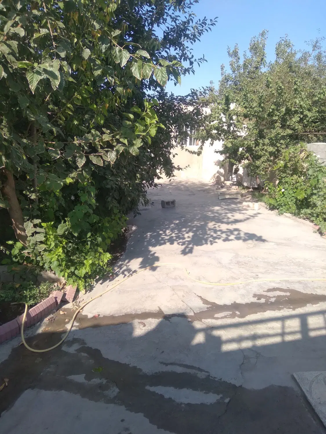 خانه   به متراژ دویست متر
