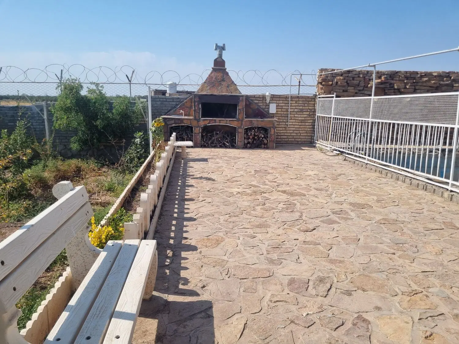باغ ویلا فول حاشیه جاده بوژان(۱۵ هزار متر)