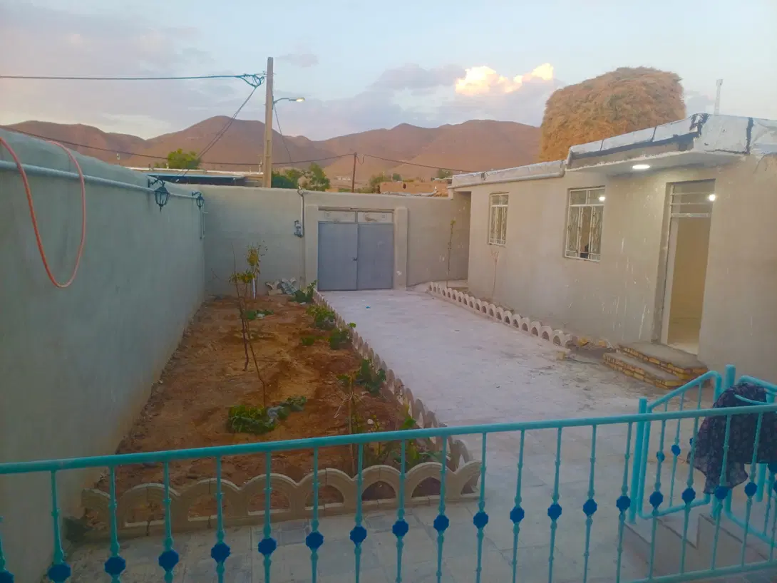 فروش دو واحد ، خانه ویلایی در نزدیک زنجان