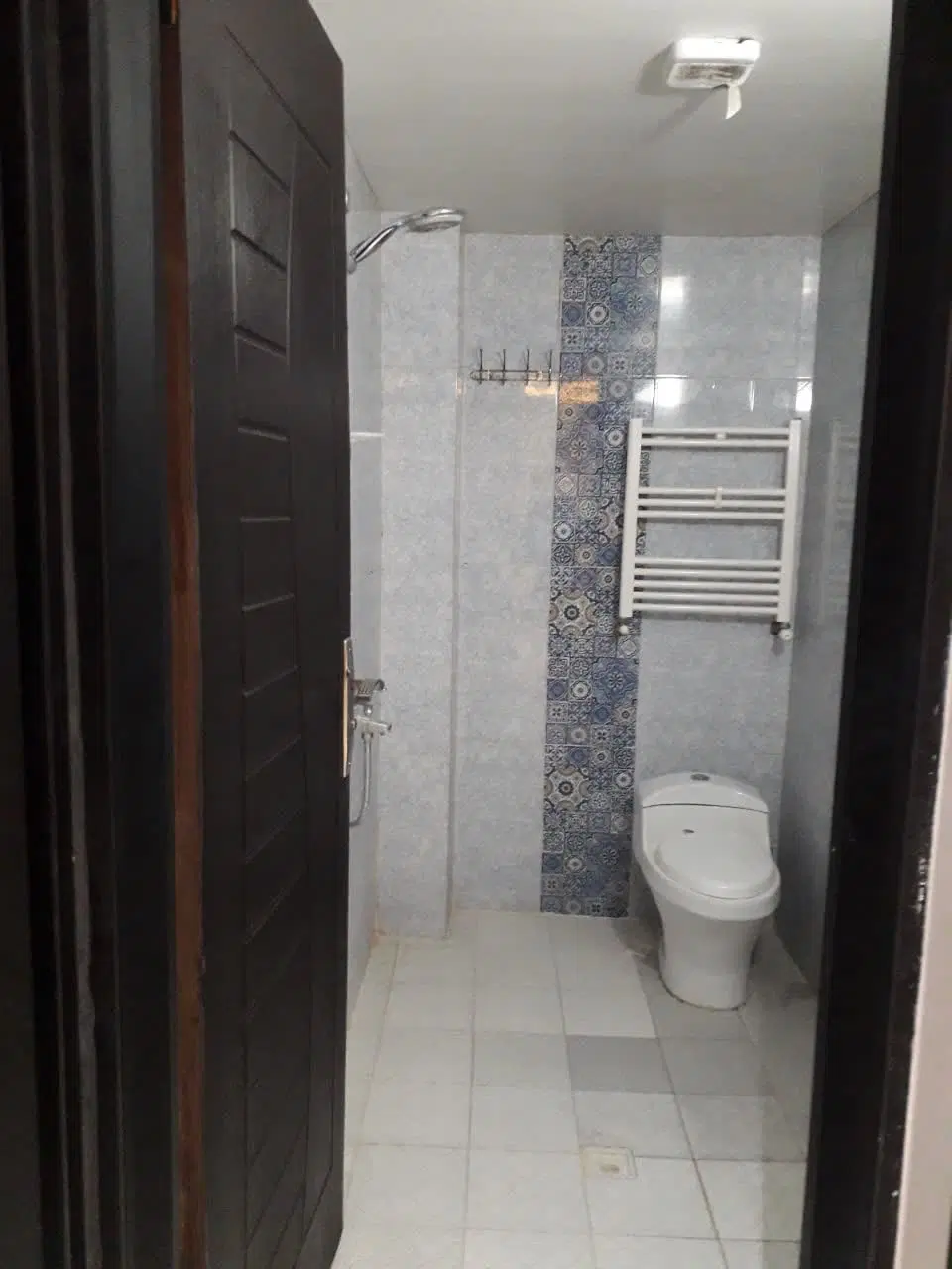 واحد همکف حیاط اختصاصی این سینا