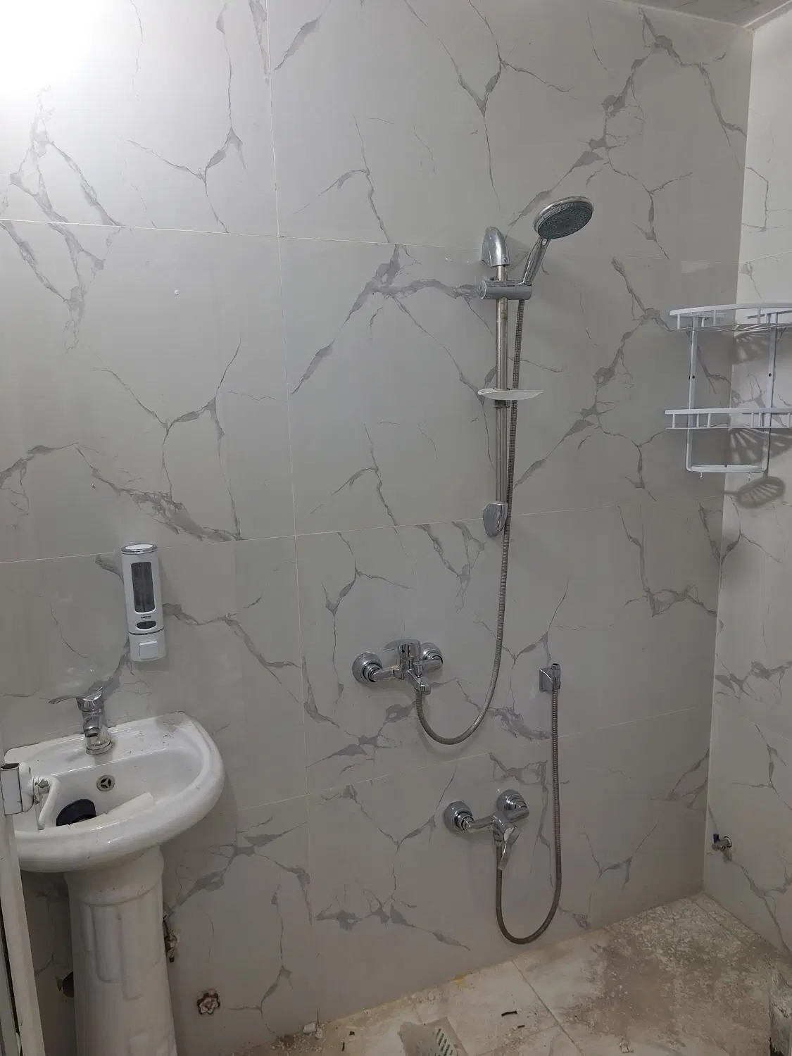 آپارتمان ۶۵ متری طبق اول ابتدای شاهد فقط خانواده