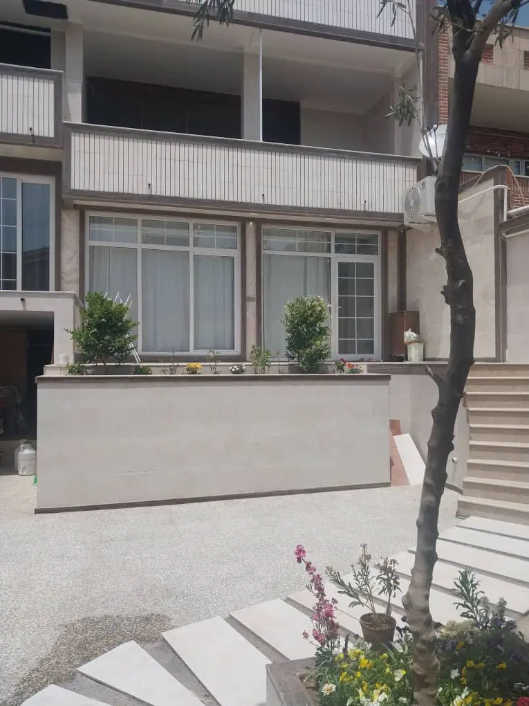 یه ملکی دارم درجه یک نو ساز ۱۶۰ متر زیر بنا