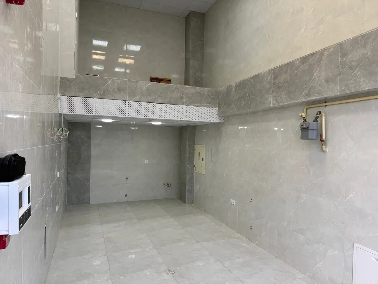 اجاره مغازه ۳۸ متری بر اصلی